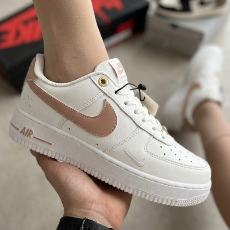 Дамски маратонки Nike